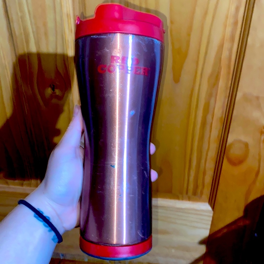 Suction coffee cup